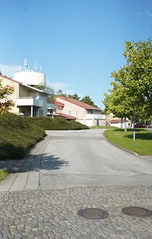 Gatubild från Skogshöjden i Trollhättan